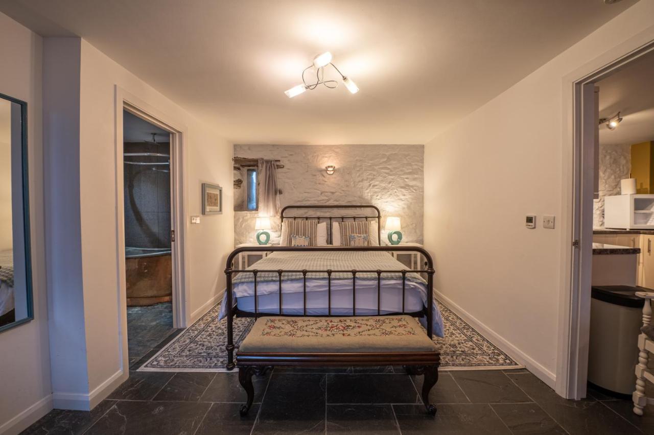 St Davids Hideaway With Roll-Top Bath & Log Burner Exteriör bild
