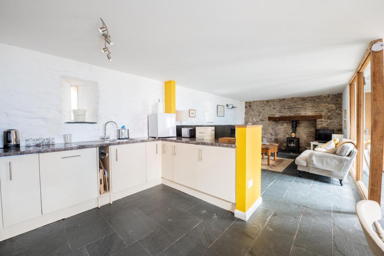 St Davids Hideaway With Roll-Top Bath & Log Burner Exteriör bild