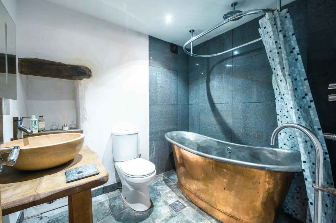 St Davids Hideaway With Roll-Top Bath & Log Burner Exteriör bild